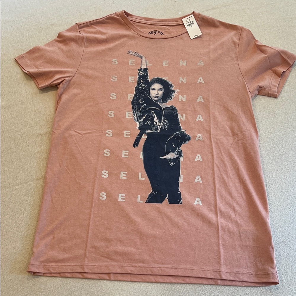 Old Navy Pink Selena Graphic Short Sleeve Tee
